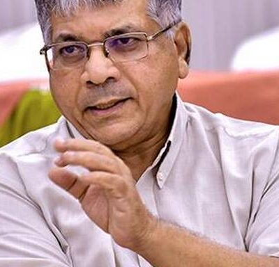 दरवर्षी सव्वा लाख मागासवर्गीय विद्यार्थी उच्च शिक्षणापासून वंचित- आंबेडकर